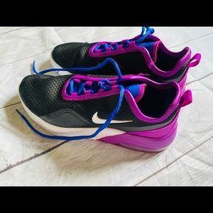 Women’s nike size 9.5